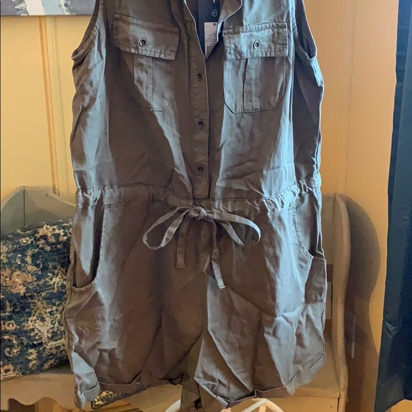 NWT Army Green Romper - Picture 2 of 8